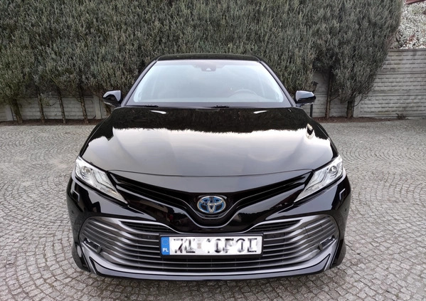 Toyota Camry cena 119900 przebieg: 115000, rok produkcji 2020 z Sławno małe 137